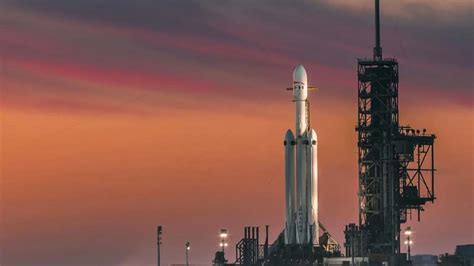 S­p­a­c­e­X­’­i­n­ ­ü­ç­ ­y­ı­l­ ­s­o­n­r­a­ ­i­l­k­ ­k­e­z­ ­b­i­r­ ­F­a­l­c­o­n­ ­H­e­a­v­y­ ­f­ı­r­l­a­t­m­a­s­ı­n­ı­ ­i­z­l­e­y­i­n­